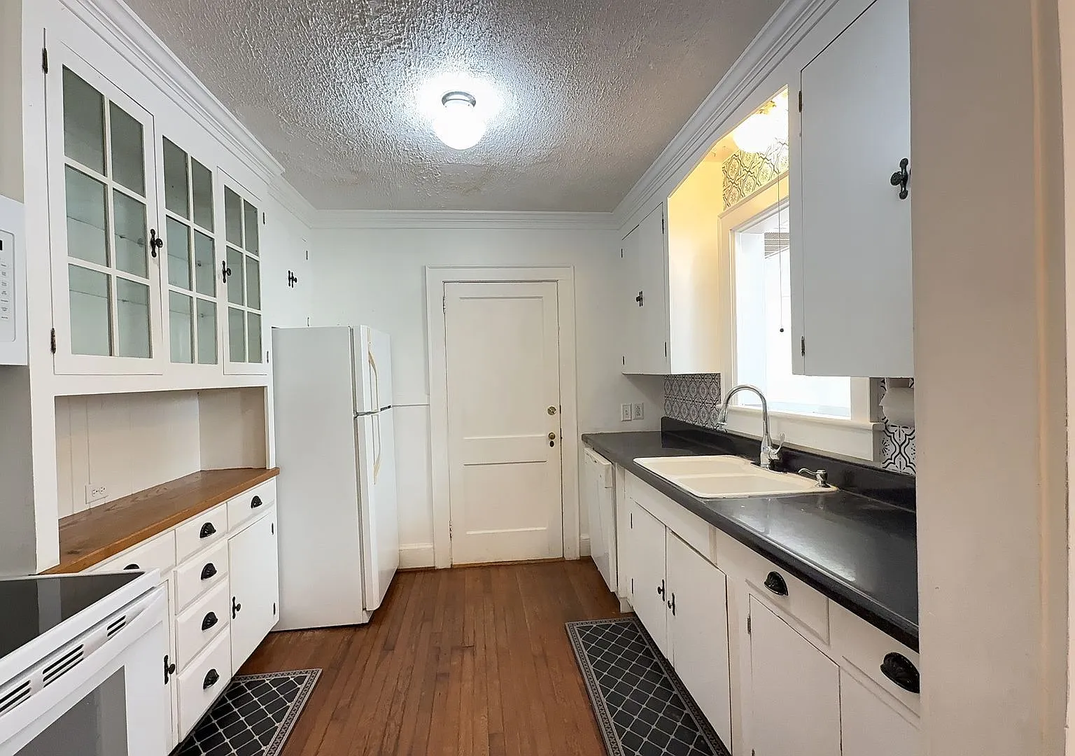 Spacious 4-Bedroom Norfolk Home with Sunroom & Fenced Backyard! — Photo 2