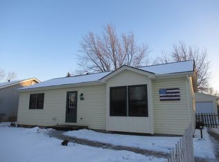 614 Cherrywood Dr, North Aurora, IL 60542