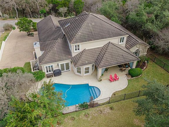 3rd image of 132 Top O The Lake Dr