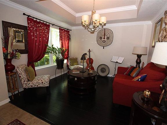 4th image of 14822 Fells Ln
