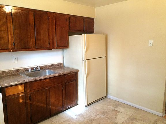 5th image of 3310 W Milton Ave