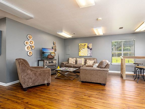 Sherwood Park Leasing Center