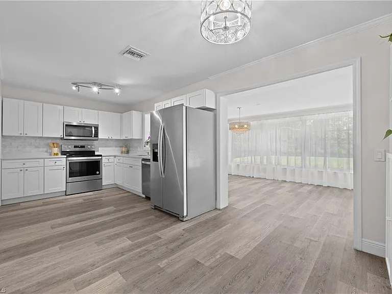 1051 Cypress Woods Dr — Photo 7