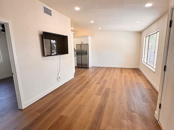 3rd image of 1321 Nadine Way