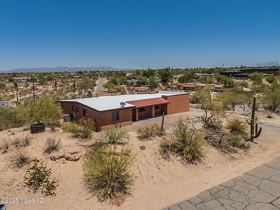 2nd image of 2610 W Calle Del Santo