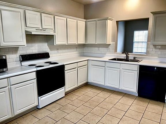 3rd image of 1241 Brady Hollow Ln