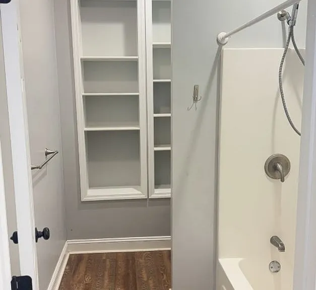 27 W Oak St — Photo 12
