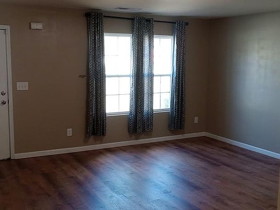 3rd image of 2630 Honeysuckle Dr