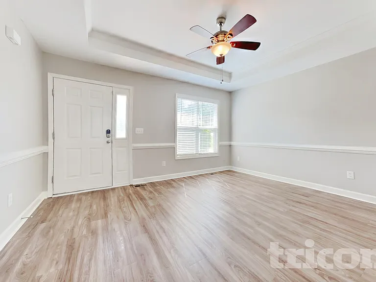 139 Parkers Pointe Dr — Photo 2