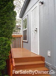 6' by 10 ft deck
						:
						Newly installed July 2011