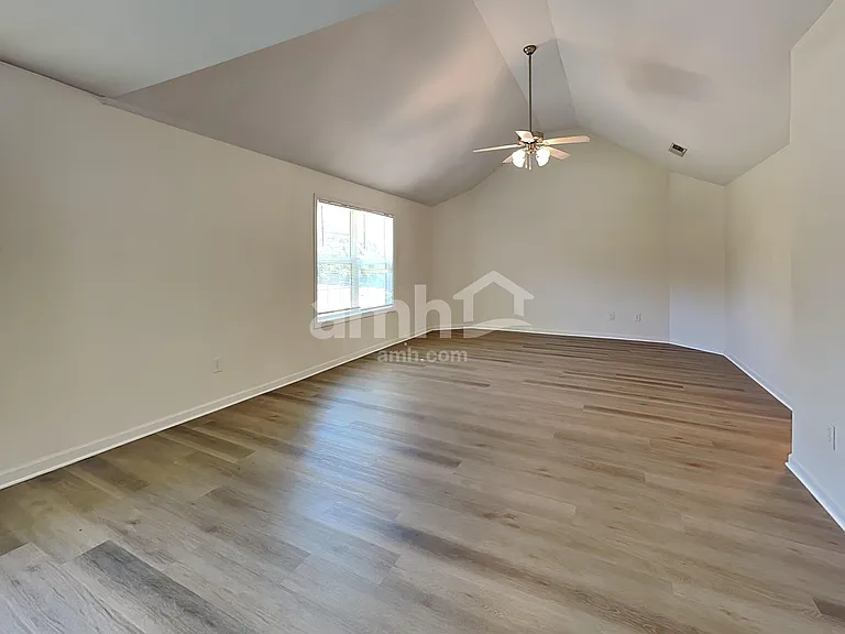 35 Hampton Pl — Photo 13