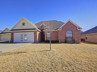 116 Stonebriar Way, Terrell, TX 75160
