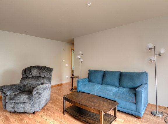 5th image of 17 E Hattendorf Ave Unit 401