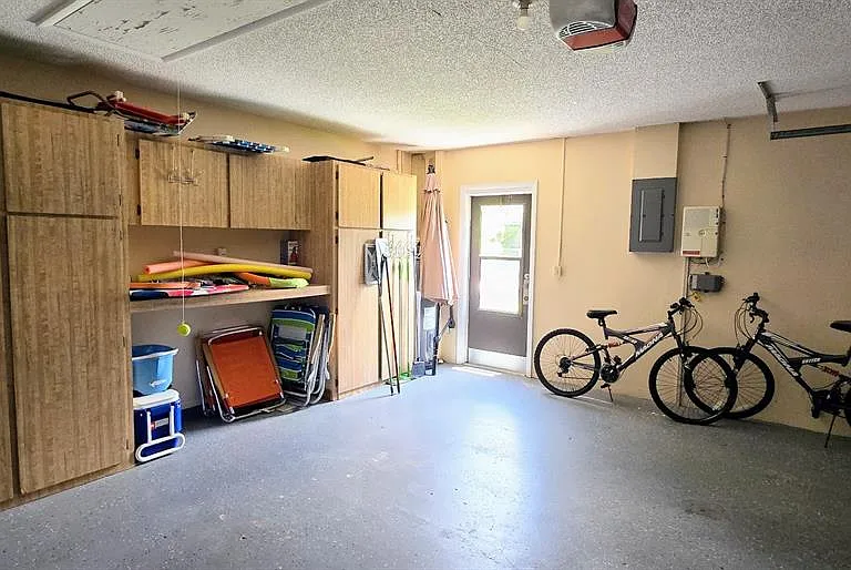 3803 Easton St — Photo 28