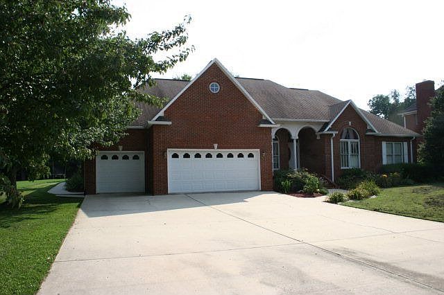 1st image of 3927 Plantation Dr