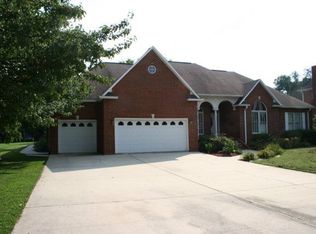 3927 Plantation Dr, Cookeville, TN 38506