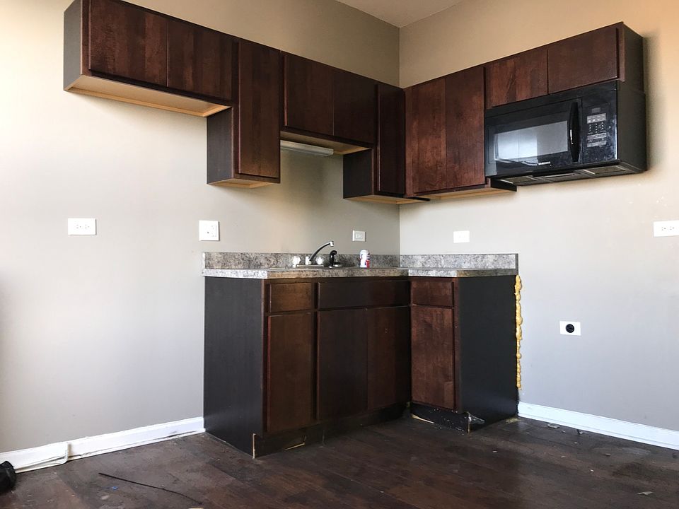 2nd image of 1852 S Central Park Ave APT 3W