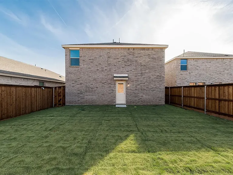 233 Ashbrook St — Photo 27