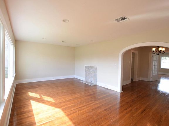 3rd image of 1528 Iberia St