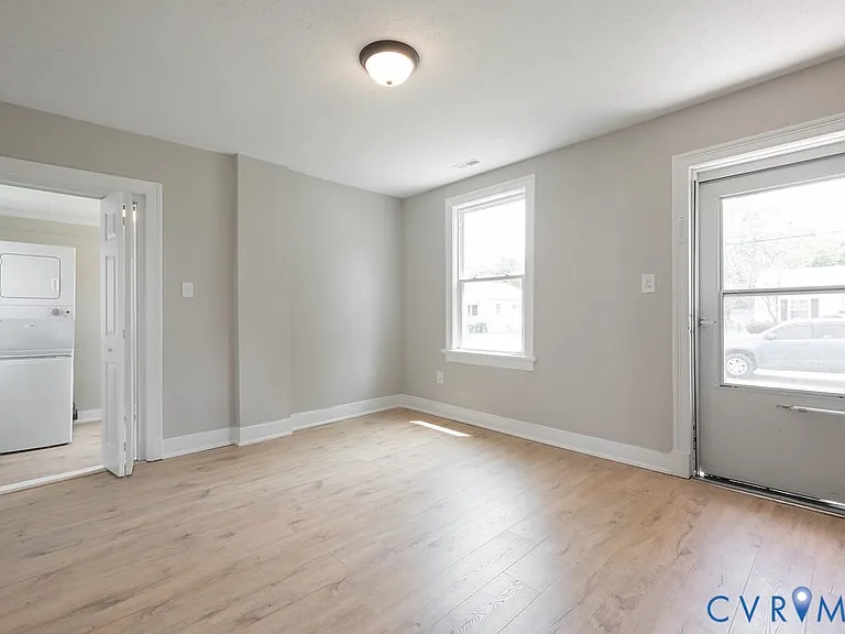 5318 Bloomingdale Ave — Photo 6