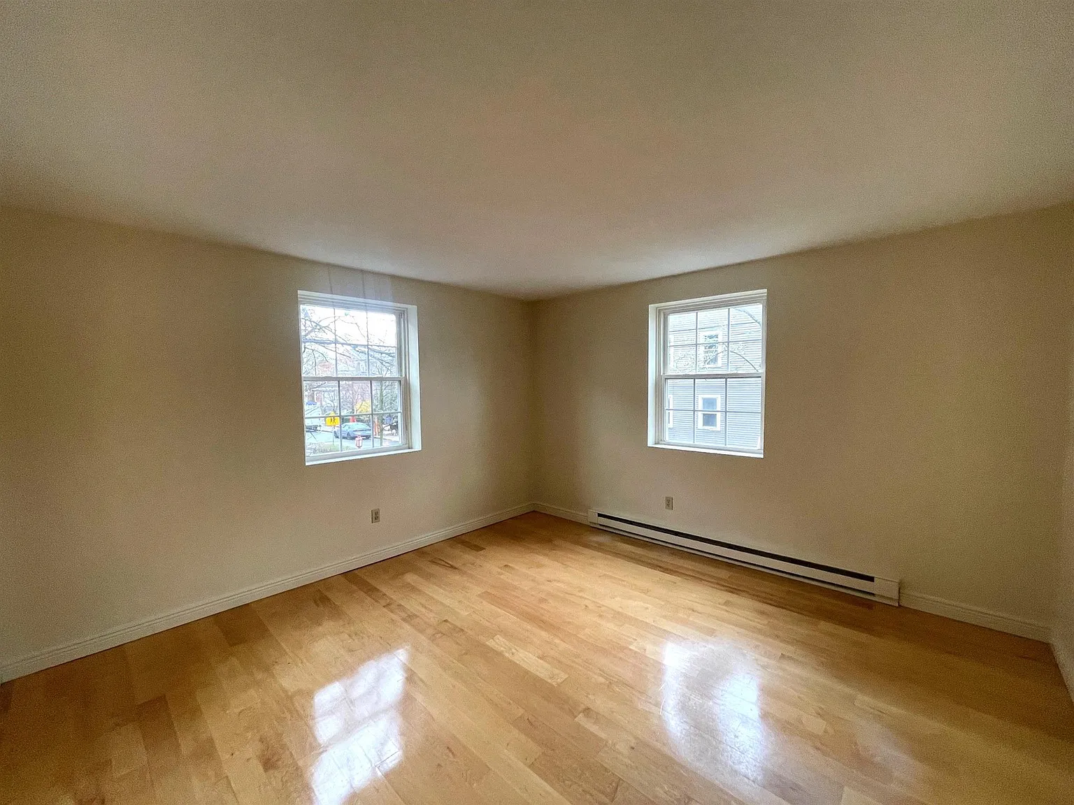 2 bed, 902 sqft, $2,700 — Photo 3
