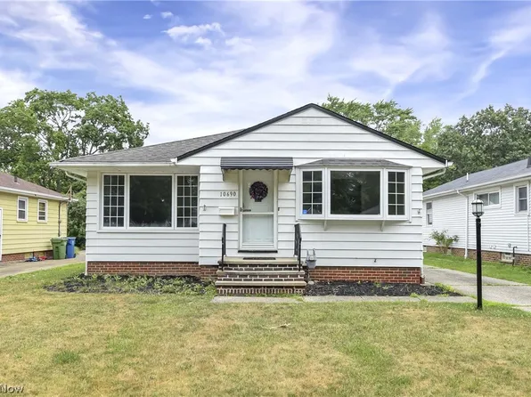 10690 Blossom Ave, Parma Heights, OH 44130
