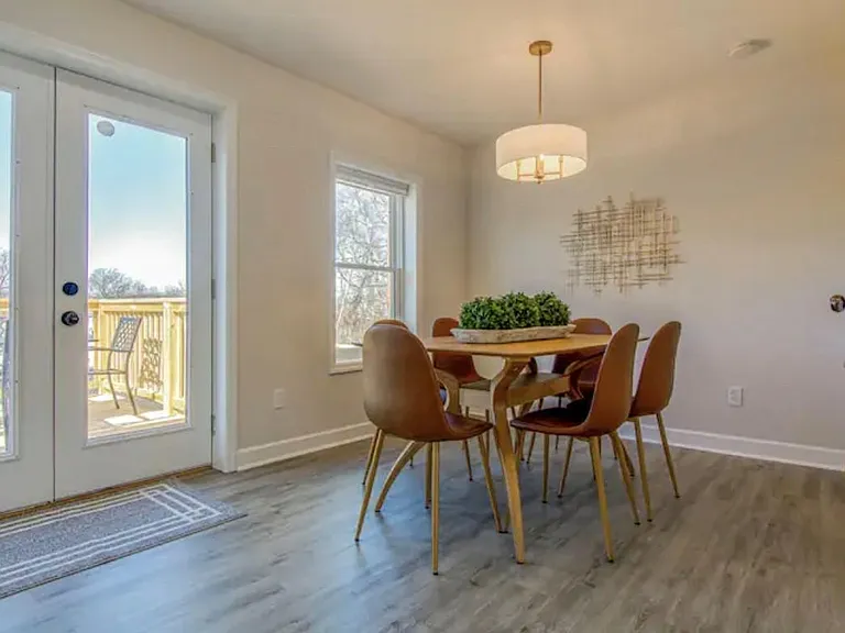 2117 Gladstone Ave — Photo 19