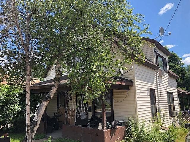 2nd image of 704 Thayer St