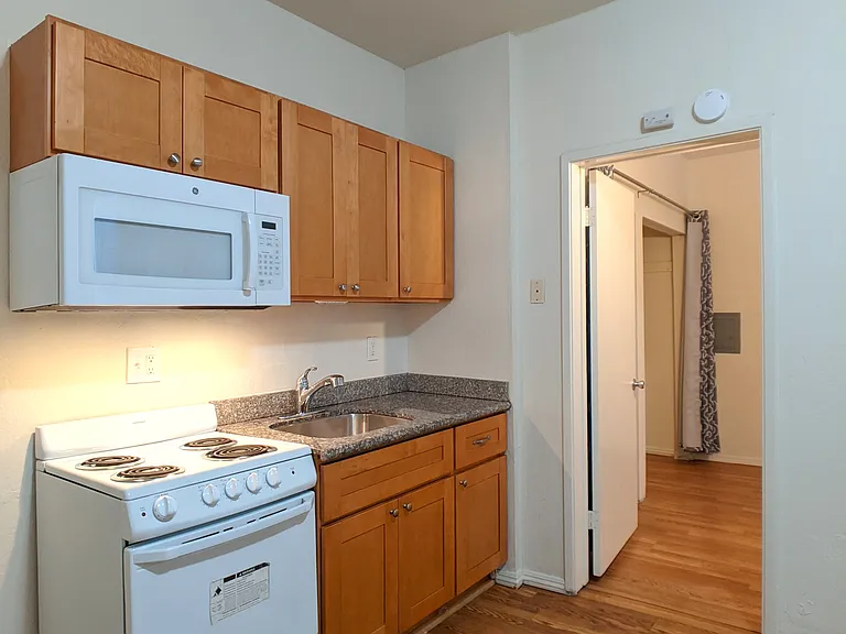 2109 Kala Bagai Way — Photo 13