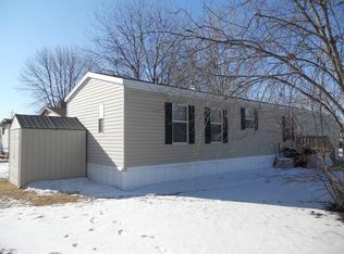 2566 Lawndale Rd, Grand Forks, ND 58201