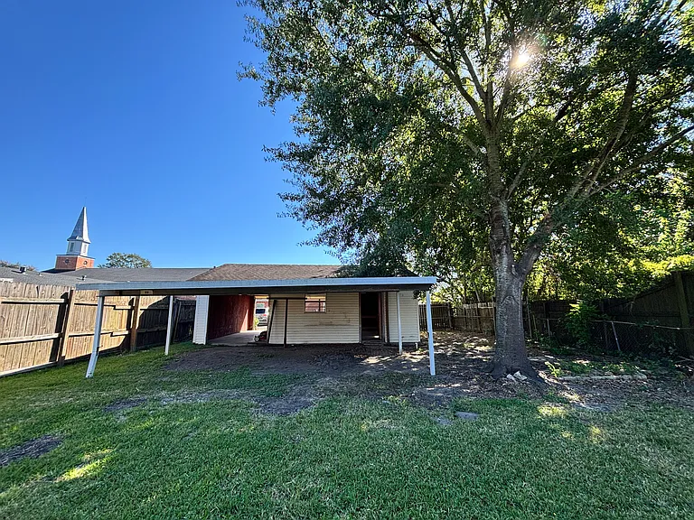1117 Dallas St — Photo 14