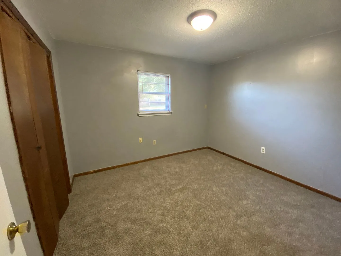 Three Bedroom Duplex Close to Rock Bridge High School — Photo 4