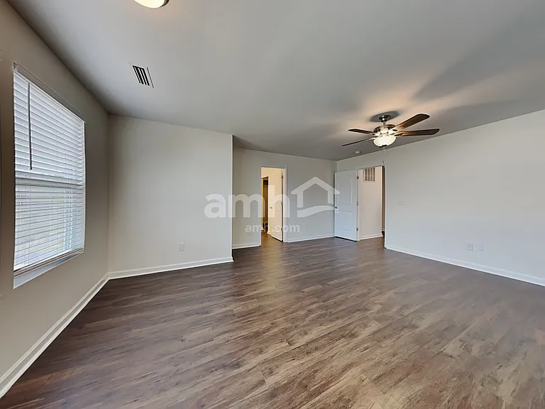 4335 Lochurst Dr — Photo 10