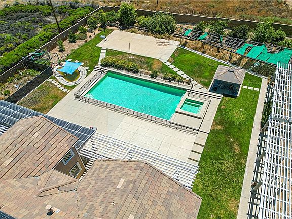3rd image of 1150 Sandra Cir