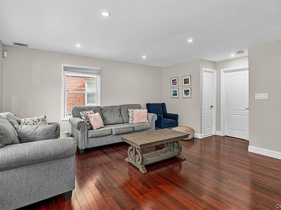 5th image of 432 Argyle Road