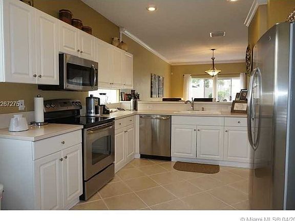 3rd image of 10284 NW 7th St