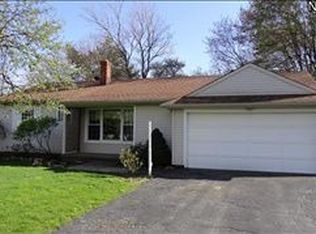 6296 Highland Rd, Highland Heights, OH 44143