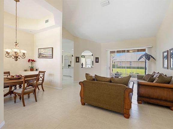 3rd image of 225 Champagne Ct SW