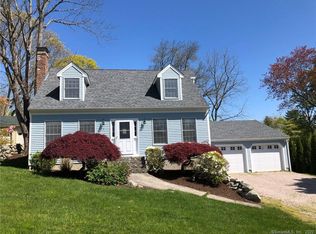 2 Godfrey St, Groton, CT 06340