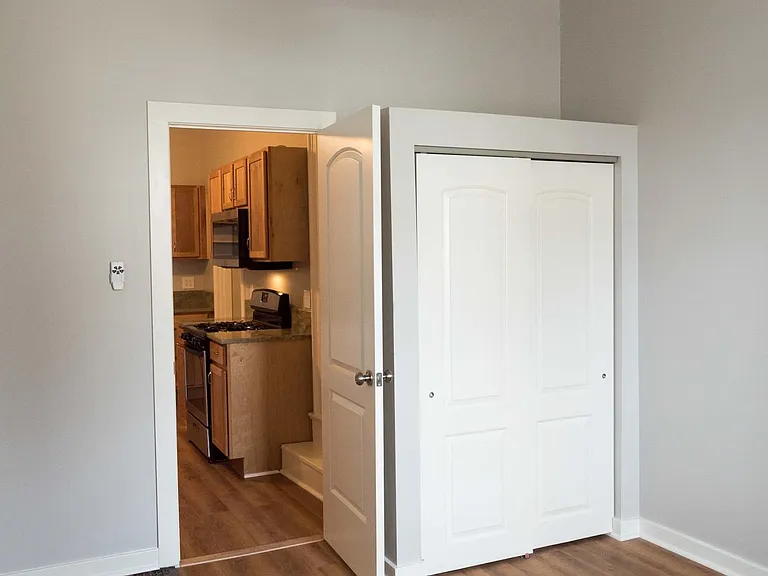 1502 Chase Ave — Photo 2