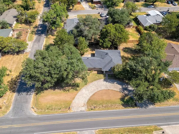 600 E Liberty St, Pilot Point, TX 76258