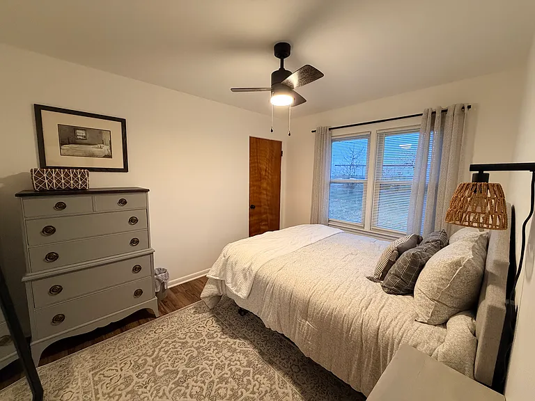 113 W Saint Paul St — Photo 11