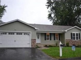 63 Arnold St, Chicopee, MA 01013