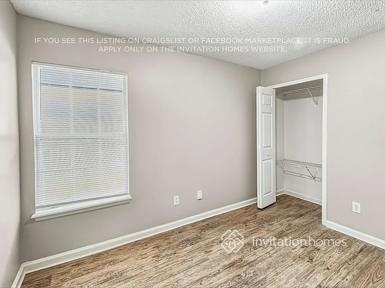 724 Putters Green Way S — Photo 10