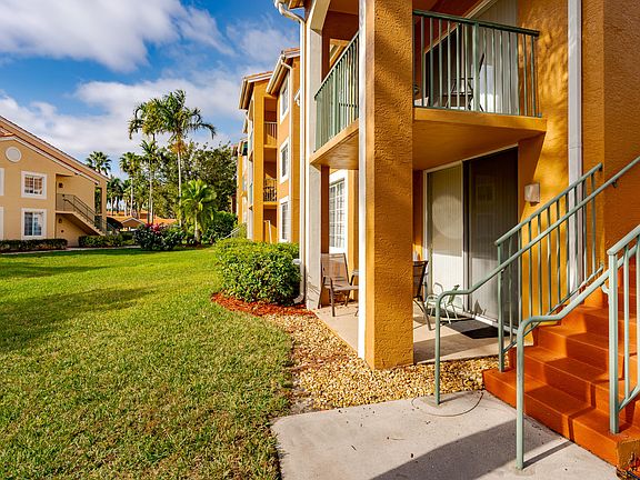 3rd image of 1270 Wildwood Lakes Blvd #19-102