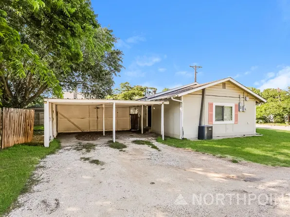 1405 Granbury St, Cleburne, TX 76033