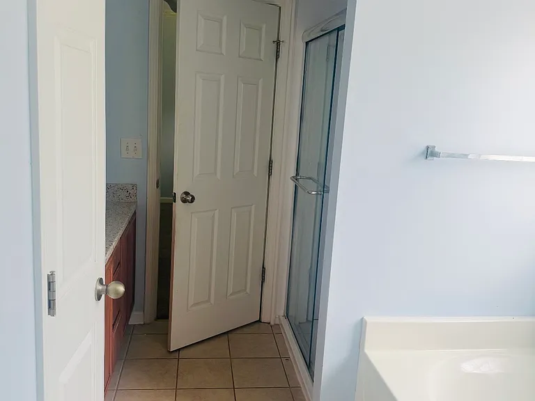 1100 Silvermoon Dr — Photo 8