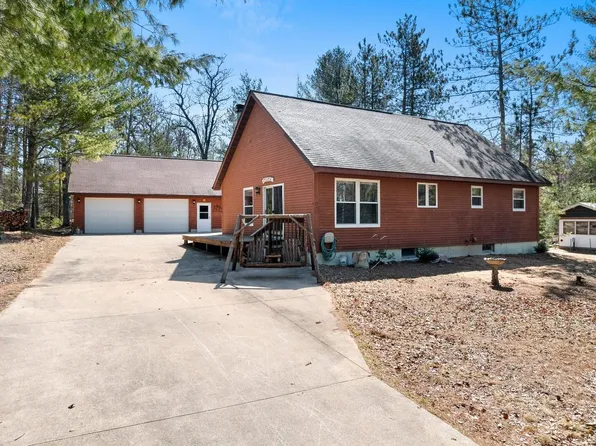 15366 Grindle Oak Dr, Crivitz, WI 54114