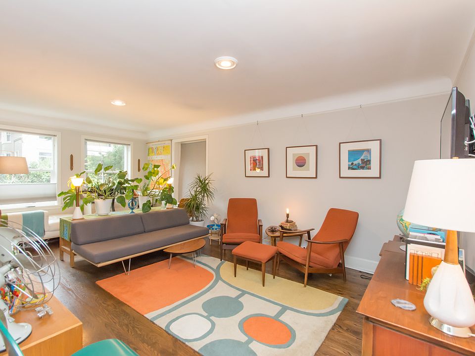 1st image of 325 Harvard Ave E APT 205
