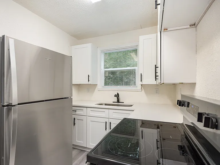 3526 Poinsetta St — Photo 7